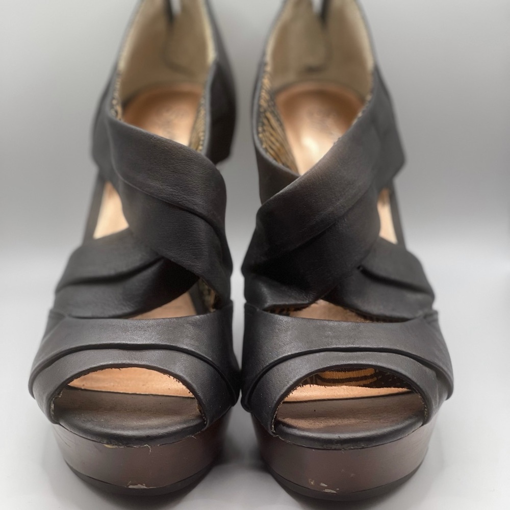 Black platform sandals